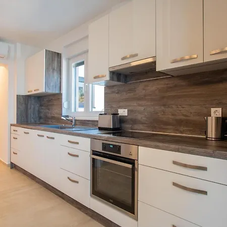 Appartement I *