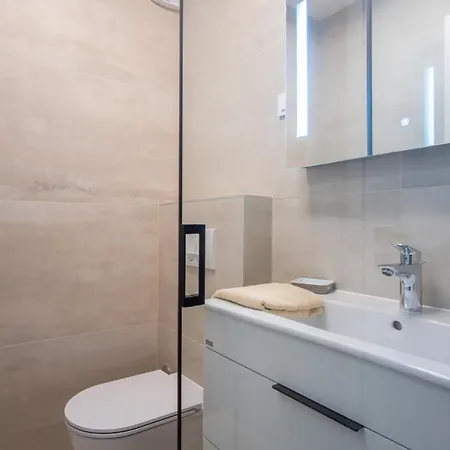 Appartement I *