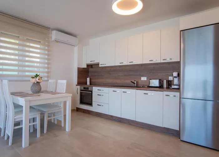 Apartment I Mandre